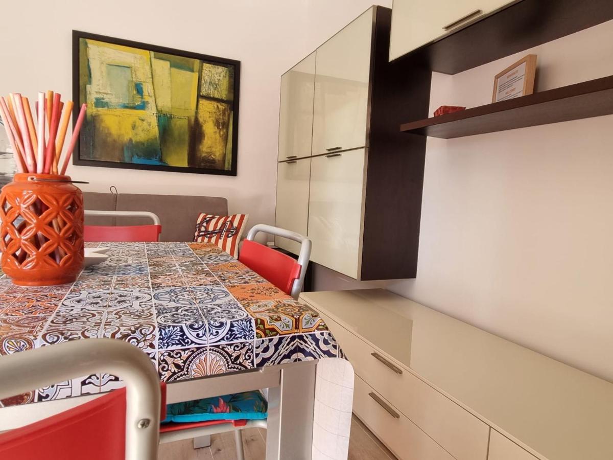 Sea View Apartment With Swimming Pool Lido di Jesolo Exterior photo