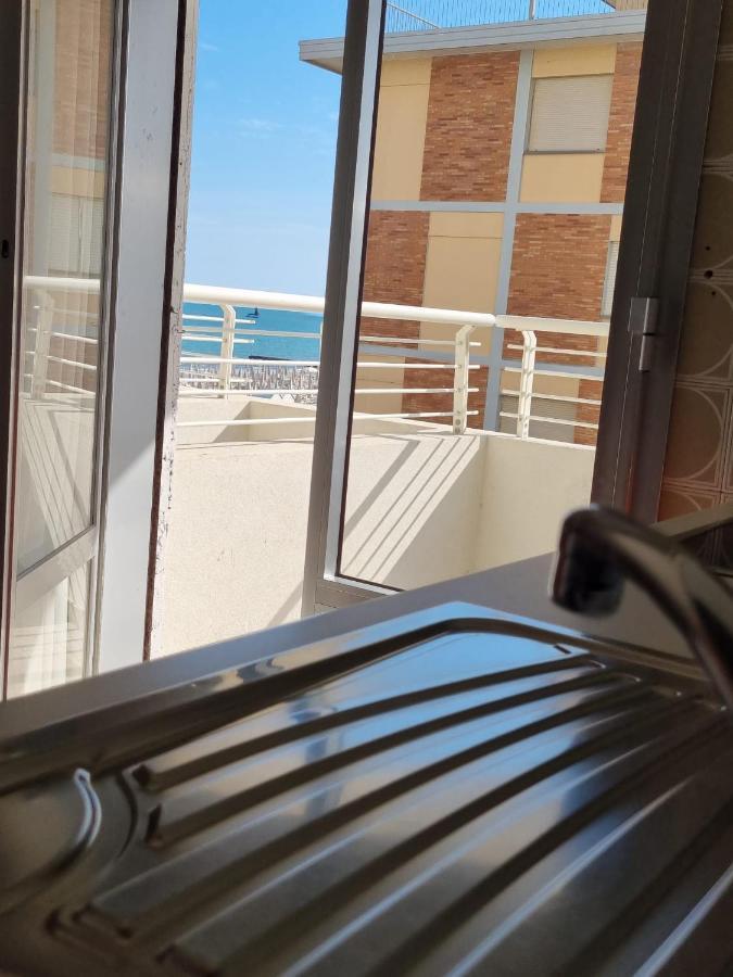 Sea View Apartment With Swimming Pool Lido di Jesolo Exterior photo